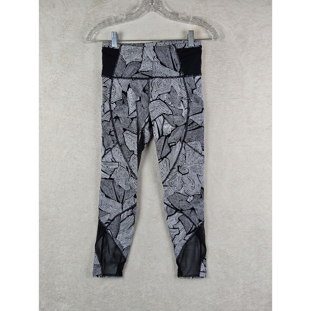 Lululemon Women’s Cropped Athletic Leggings Size 4